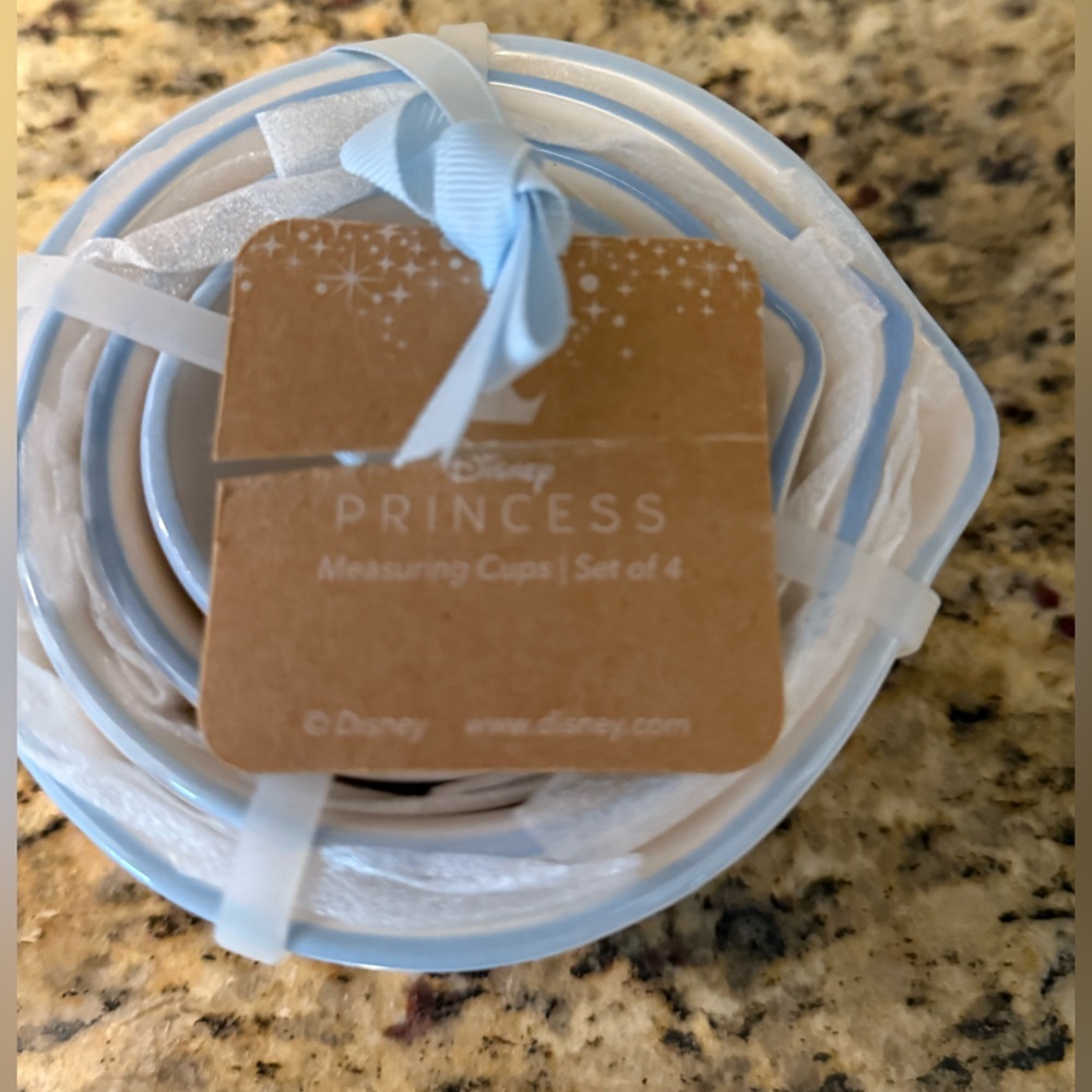 Rae Dunn Disney Princess CINDERELLA 4 piece Nesting Measuring Cups NEW - Picture 2 of 4